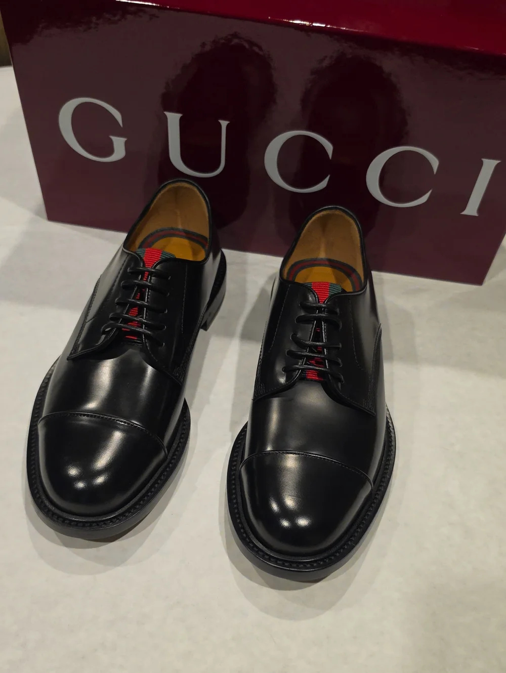 Gucci Black Leather Cap-Toe Oxfords with Red Accent